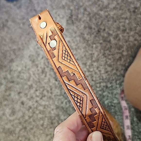 STUNNING VINTAGE BUFFALO BILL MOTEL LEATHER EMBOSSED BELT - Picture 4 of 9